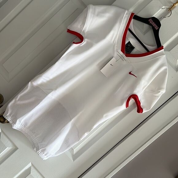 Nike Football Shirt with mesh - Picture 1 of 8